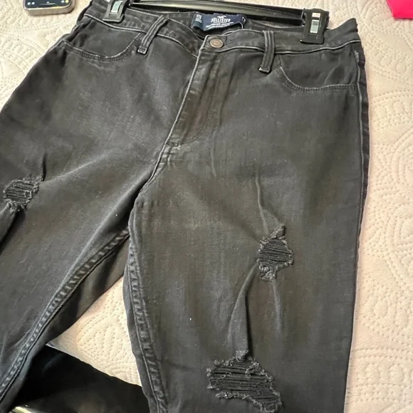 Hollister Jeans - Picture 4 of 6